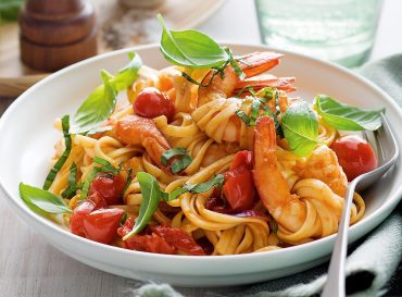 chilli-prawn-and-basil-pasta-63875-1