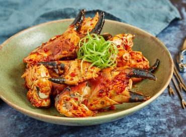 Chilli garlic crab claws