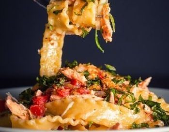 Simple Fresh Tomato and Salmon Pasta