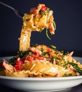 Simple Fresh Tomato and Salmon Pasta