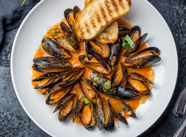 Mussels in tomato sauce
