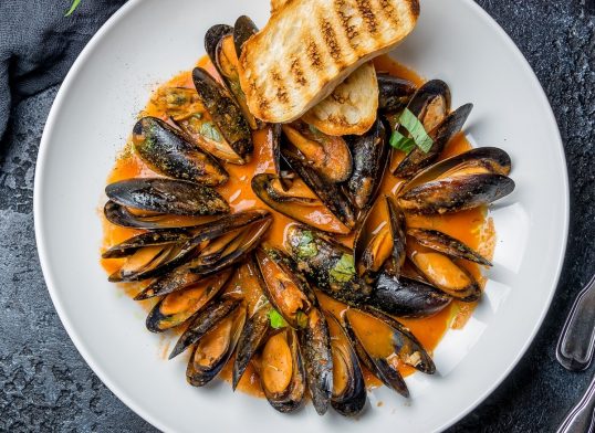 Mussels in tomato sauce