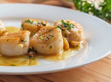 Seared Portuguese Garlic Scallops