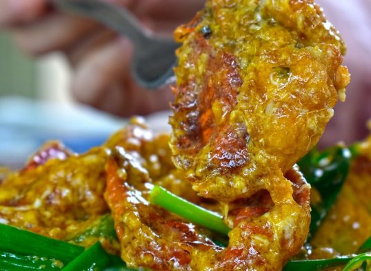 Soft shell crab with curry powder The color is beautiful and appetizing.