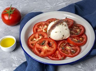 caprese salad with anchovies