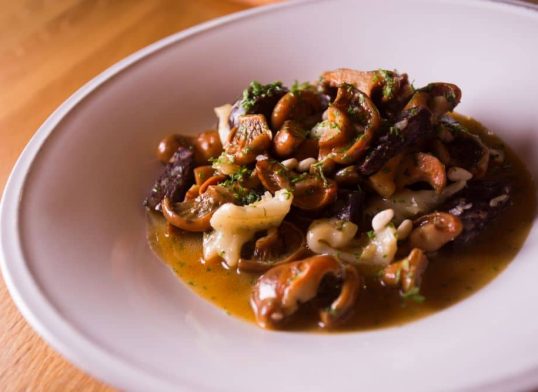 cuttlefish with spinach and mushrooms