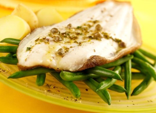 poached sole with white wine sauce