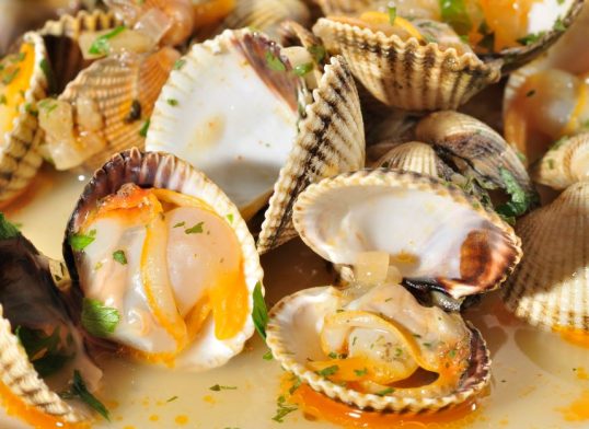 cockles with cider and bacon