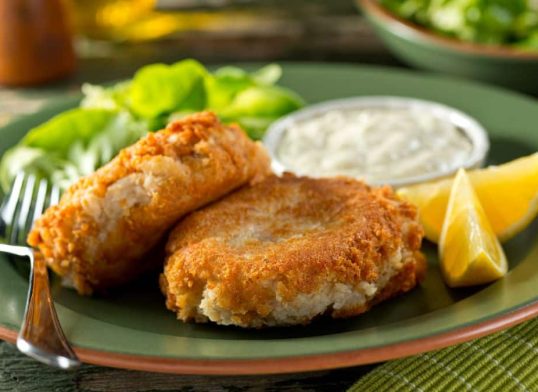 haddock cakes with tartar sauce
