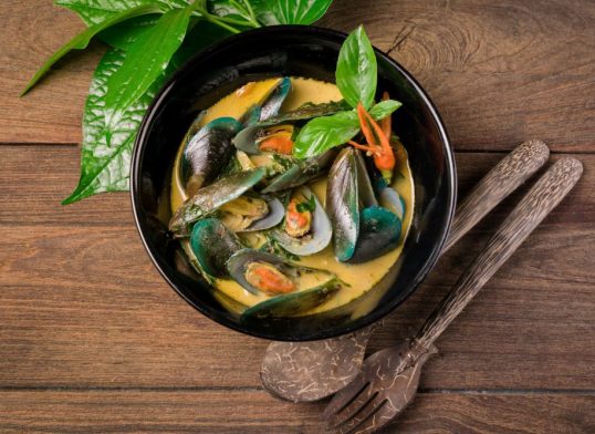 mussels in coconut curry