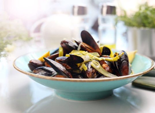 mussels with bacon and leeks