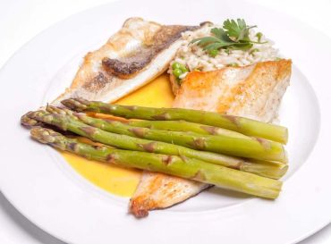 pan seared sea bass with asparagus