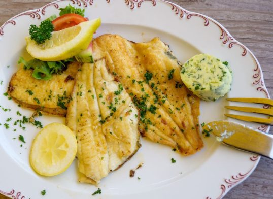 plaice fillets with lemon and garlic