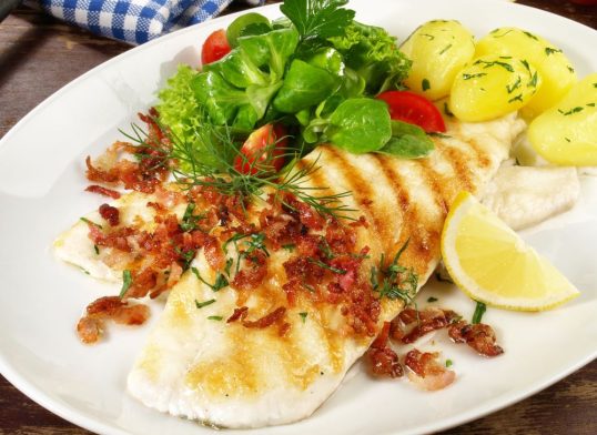 plaice with bacon and mushroom sauce