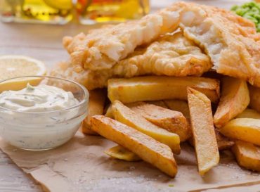 pollock fish & chips with tartar sauce