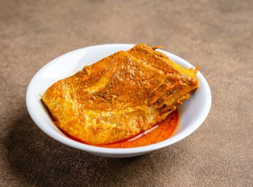 red snapper with coconut curry sauce