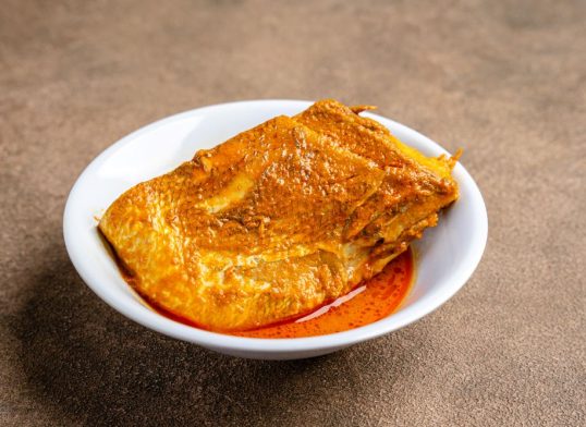 red snapper with coconut curry sauce