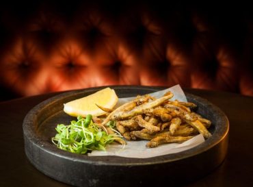 whitebait with garlic and herbs