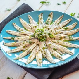 anchovies in garlic 1kg